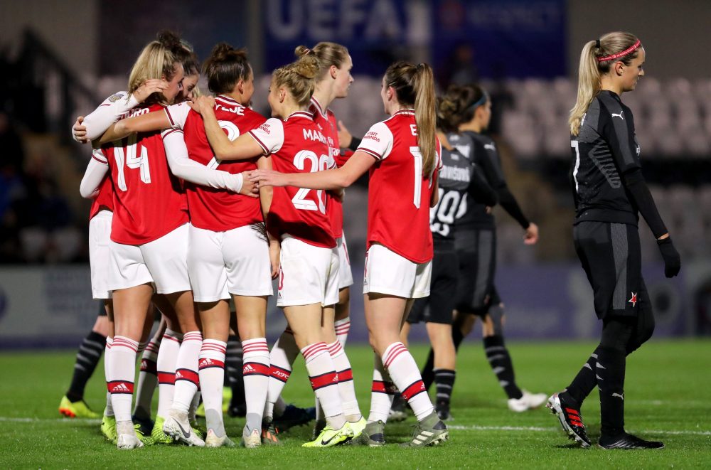 BOREHAMWOOD, ENGLAND - OCTOBER 31: Jill Roord of Arsenal Women celebrates after scoring her sides third goal with her team mates during the UEFA Women's Champions League Round of 16 Second Leg match between Arsenal Women and SK Slavia Praha at Meadow Park on October 31, 2019 in Borehamwood, England. (Photo by James Chance/Getty Images)